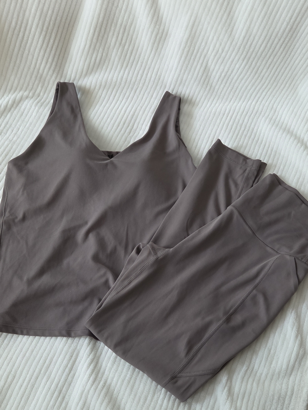 Uniqlo Airism Tank Top Leggings Set